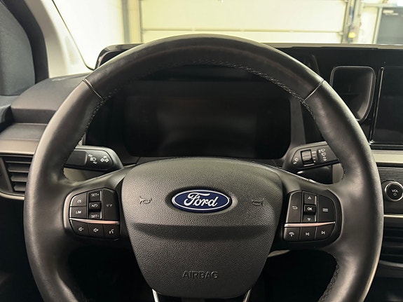 Ford Transit Courier 14 of 19