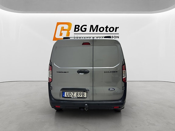 Ford Transit Courier 5 of 19