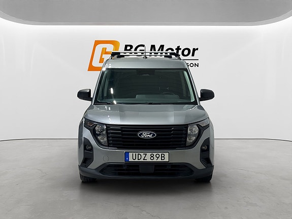 Ford Transit Courier 2 of 19