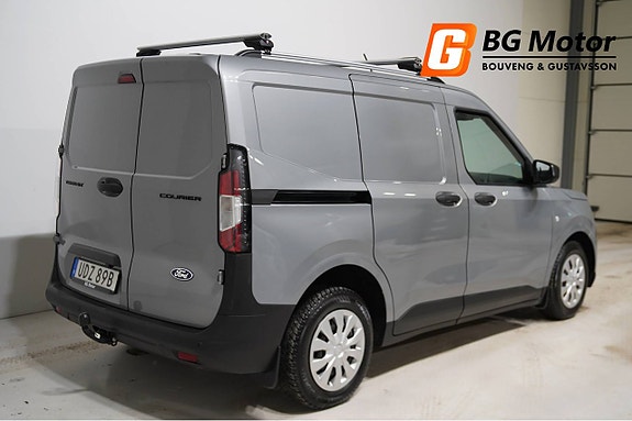 Ford Transit Courier 3 of 5