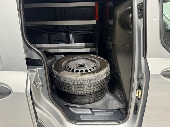 Ford Transit Courier 11 of 19