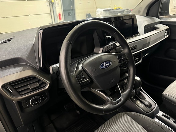 Ford Transit Courier 13 of 19