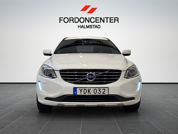 Volvo XC60 2 of 5