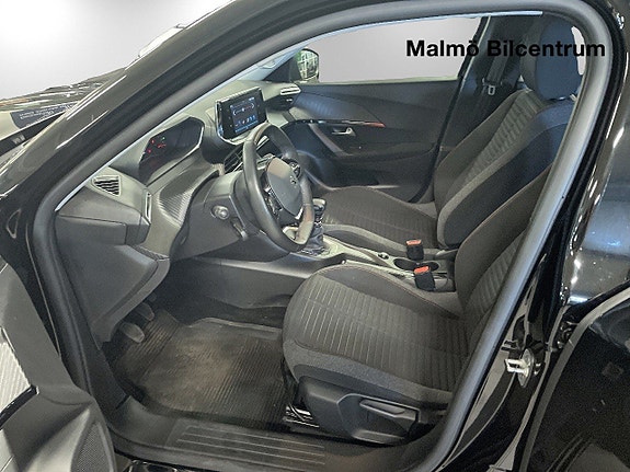 Peugeot 2008 8 of 17
