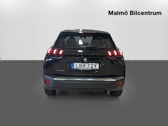 Peugeot 2008 2 of 5