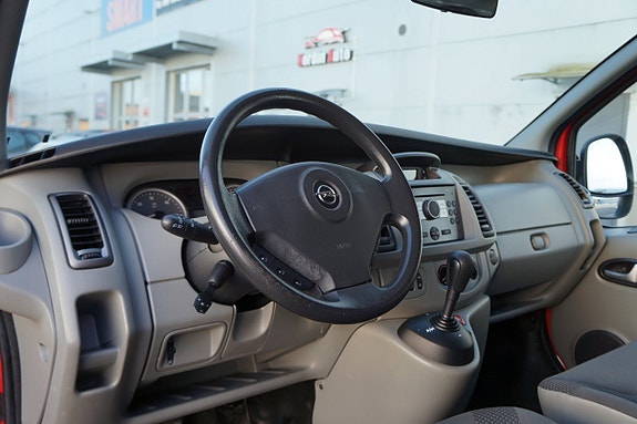 Opel Vivaro 8 of 14