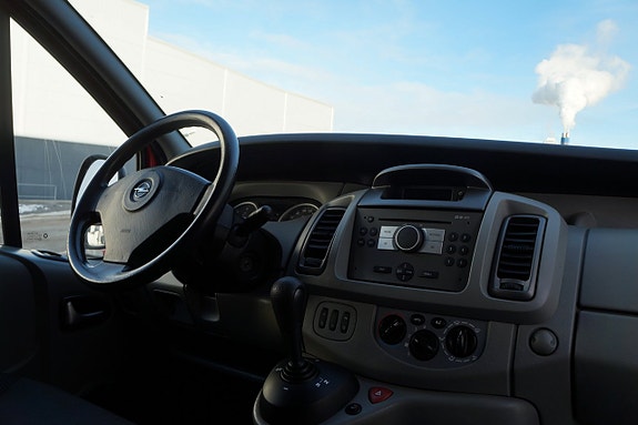 Opel Vivaro 12 of 14