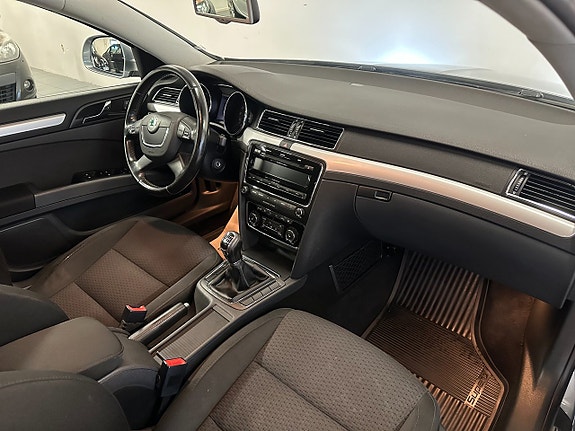 Skoda Superb 8 of 8
