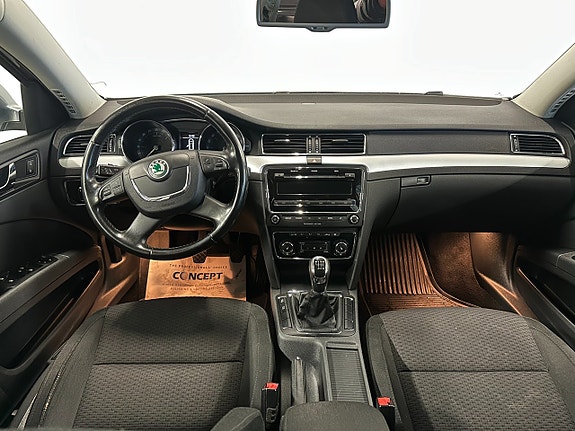 Skoda Superb 6 of 8