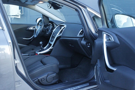 Opel Astra 10 of 14