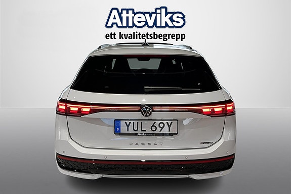 Volkswagen Passat 8 of 15