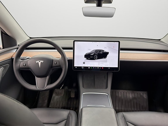 Tesla Model Y 13 of 27