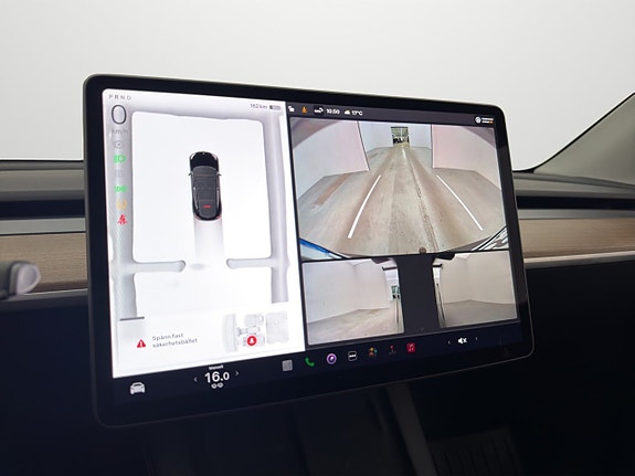 Tesla Model Y 15 of 27