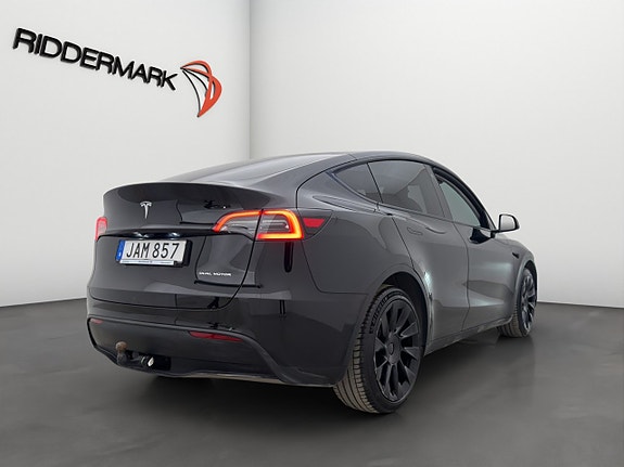 Tesla Model Y 6 of 27