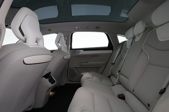 Volvo ES90 26 of 30