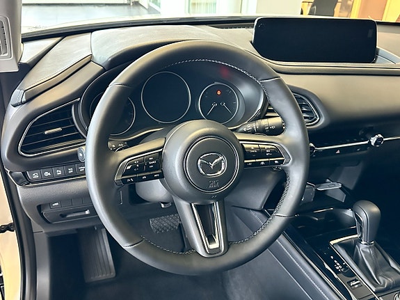 Mazda CX-30 9 of 21