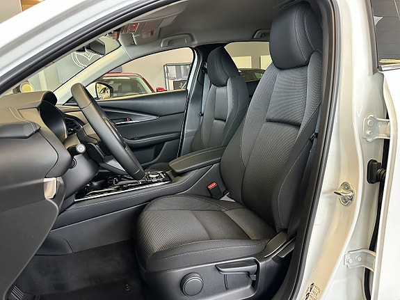 Mazda CX-30 8 of 21