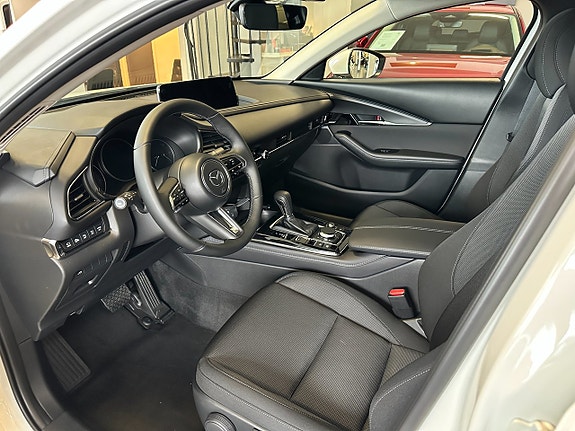 Mazda CX-30 7 of 21