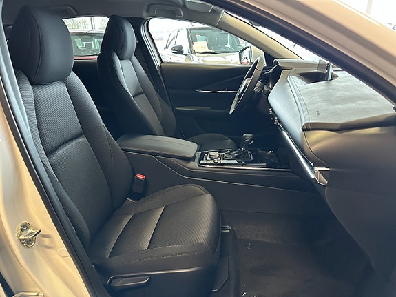 Mazda CX-30 13 of 21
