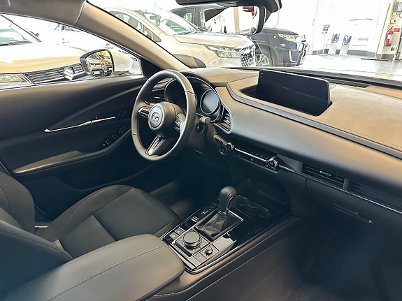 Mazda CX-30 14 of 21