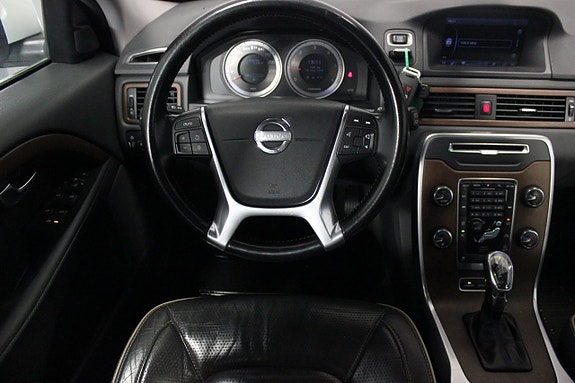 Volvo XC70 14 of 27