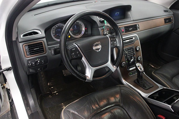 Volvo XC70 26 of 27