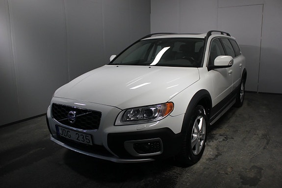 Volvo XC70 2 of 27