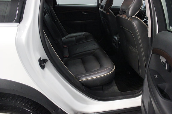 Volvo XC70 12 of 27