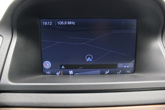 Volvo XC70 18 of 27
