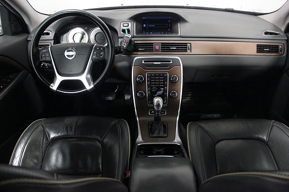Volvo XC70 13 of 27
