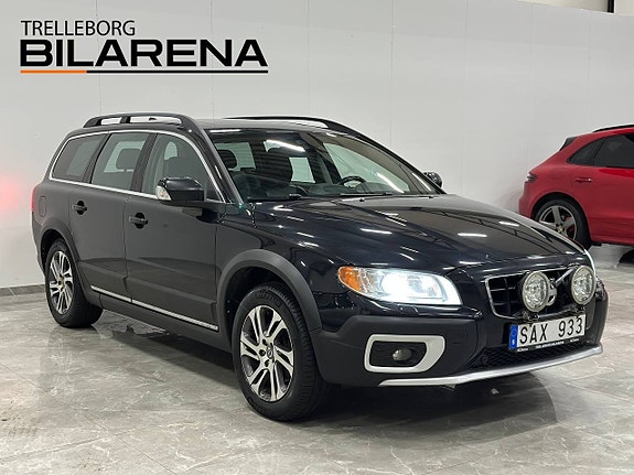 Volvo XC70 2 of 5