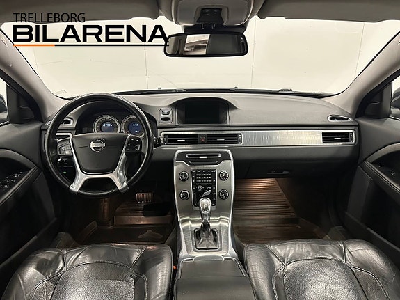 Volvo XC70 15 of 23
