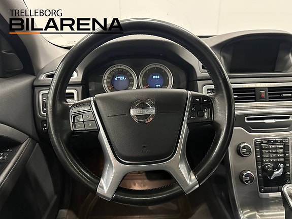 Volvo XC70 16 of 23