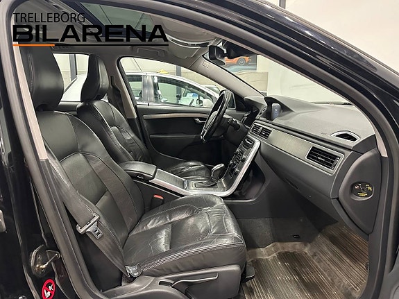 Volvo XC70 12 of 23