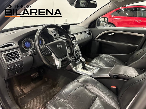 Volvo XC70 10 of 23