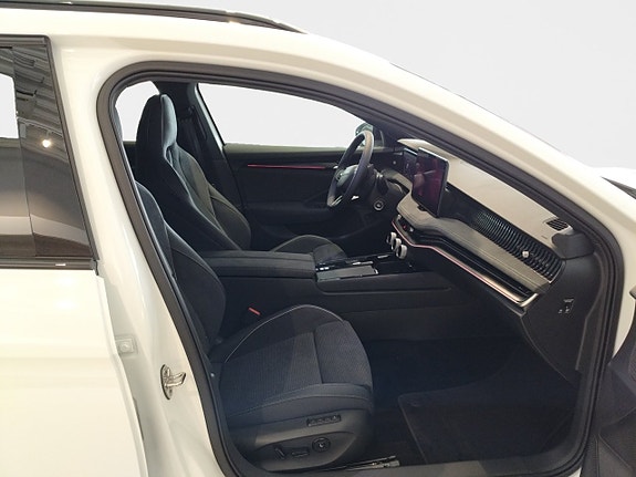 Skoda Superb 15 of 15