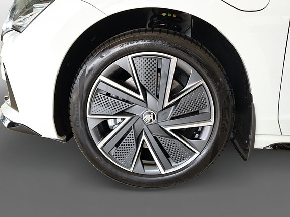 Skoda Superb 14 of 15