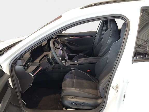Skoda Superb 9 of 15
