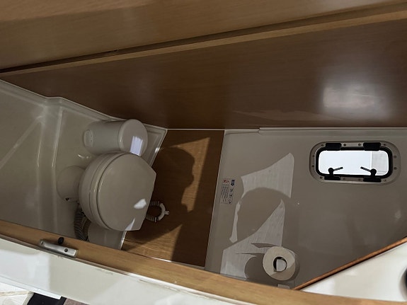 Beneteau Barracuda 8 | 2x Suzuki 150 APX 12 of 14