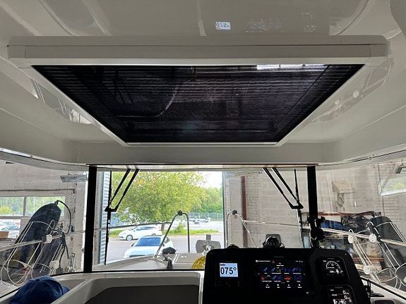 Beneteau Barracuda 8 | 2x Suzuki 150 APX 7 of 14