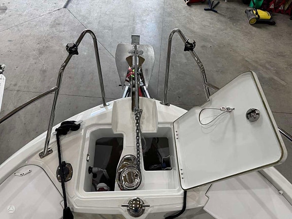 Beneteau Barracuda 8 | 2x Suzuki 150 APX 6 of 14