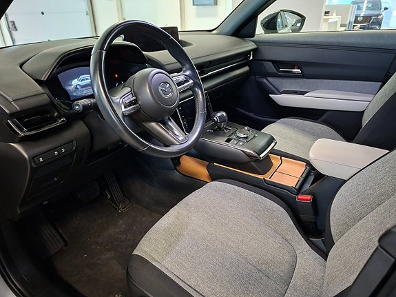 Mazda MX-30 7 of 9