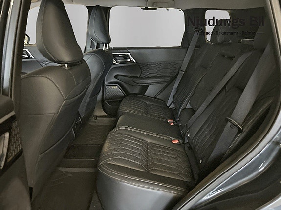 Mitsubishi Outlander 6 of 9