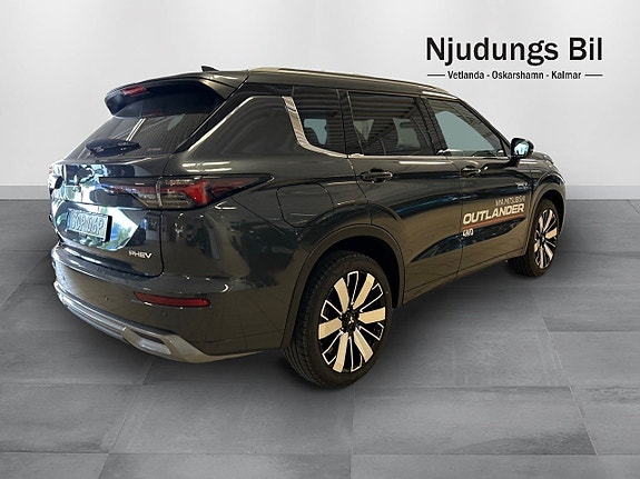 Mitsubishi Outlander 3 of 5