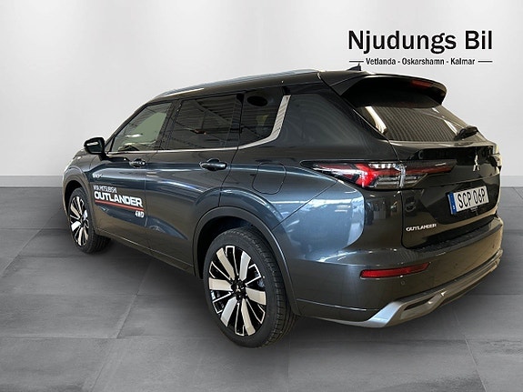 Mitsubishi Outlander 2 of 5