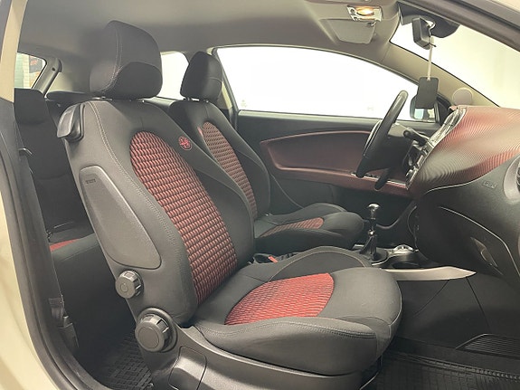 Alfa Romeo MiTo 12 of 15