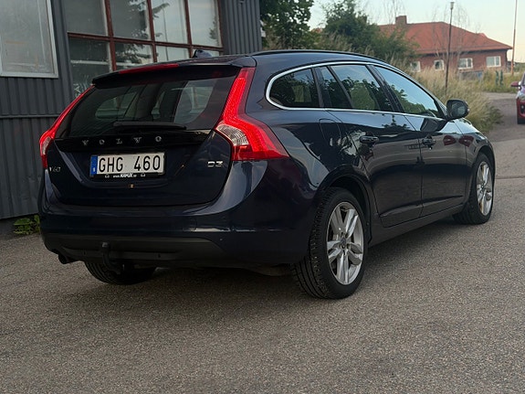 Volvo V60 4 of 5