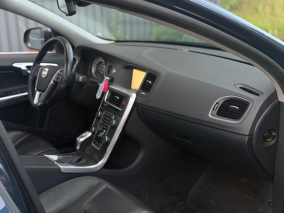 Volvo V60 7 of 12