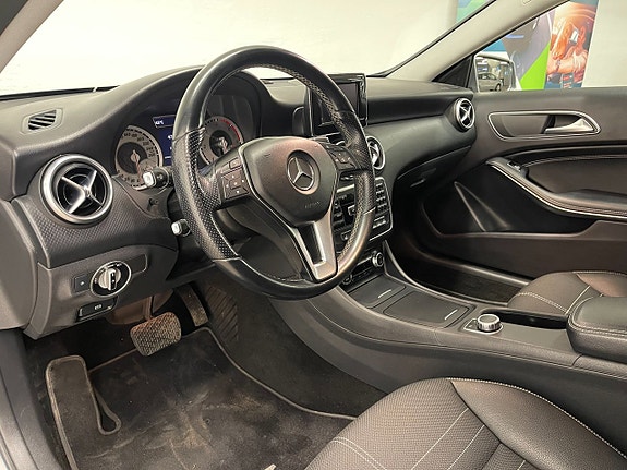 Mercedes-Benz A180 11 of 15