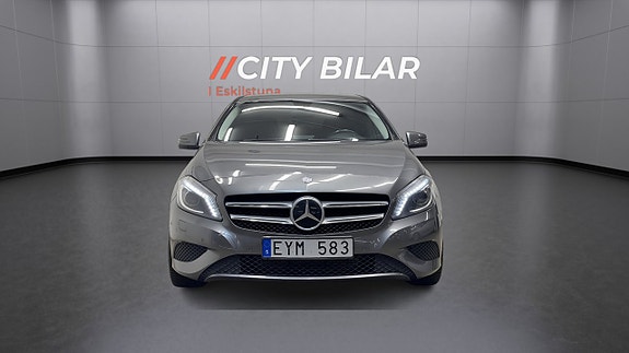 Mercedes-Benz A180 2 of 5